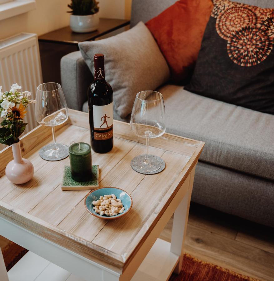 Muelheim, Schoenes Apartment, E-Werk, Palladium, Carlswerk, Messe, Lanxess-Arena Cologne Luaran gambar
